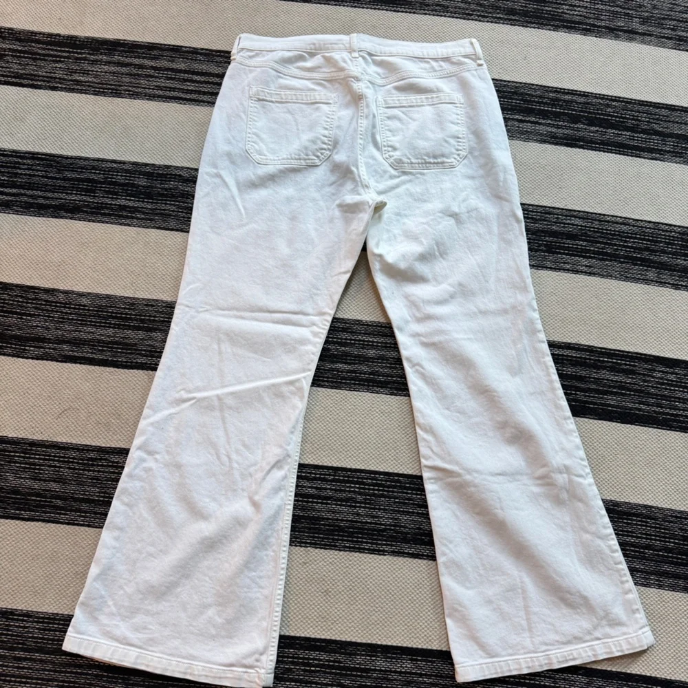 GAP  Jeans Women's‎ '70s Flare High Rise Jeans in White Size 32/14R
